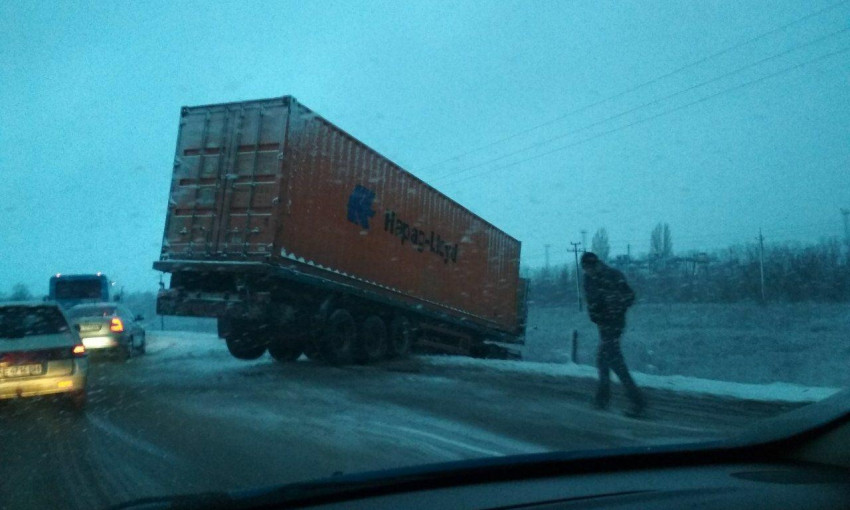 Спасатели Днепропетровщины работают в усиленном режиме из-за снегопада