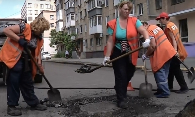 В Днепре на ямочный ремонт дорог хотят потратить 300 миллионов гривен