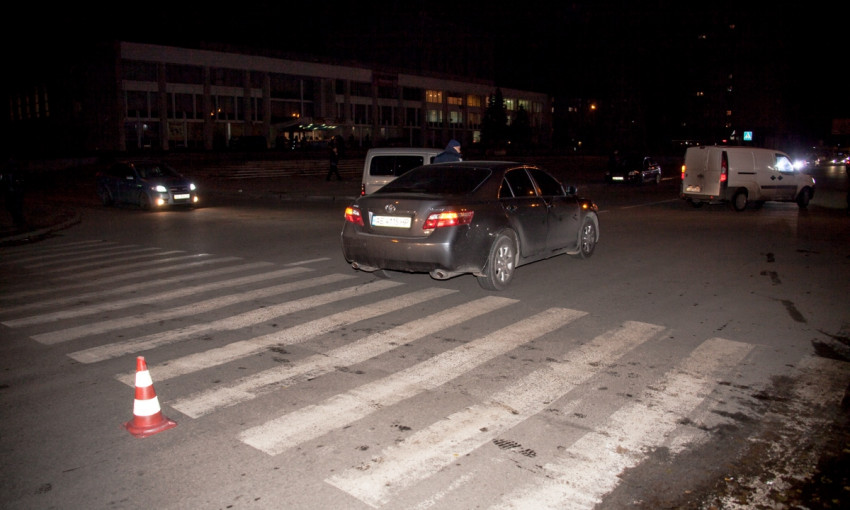 ДТП в Днепре: на переходе автомобиль сбил пешехода