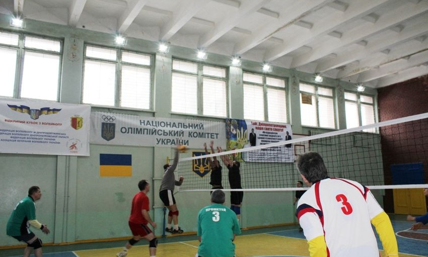 На Днепропетровщине стартовал чемпионат по волейболу 