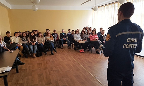 На Днепропетровщине пожарные пообщались со школьниками 