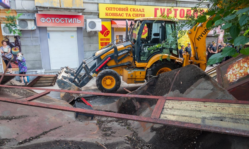 В Днепре демонтировали киоски на улице Бердянской