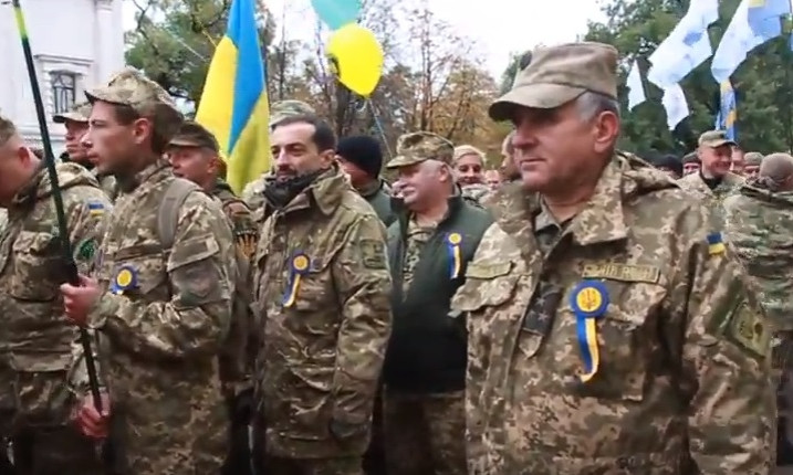 В Днепре прошел марш в честь Дня защитника Украины 