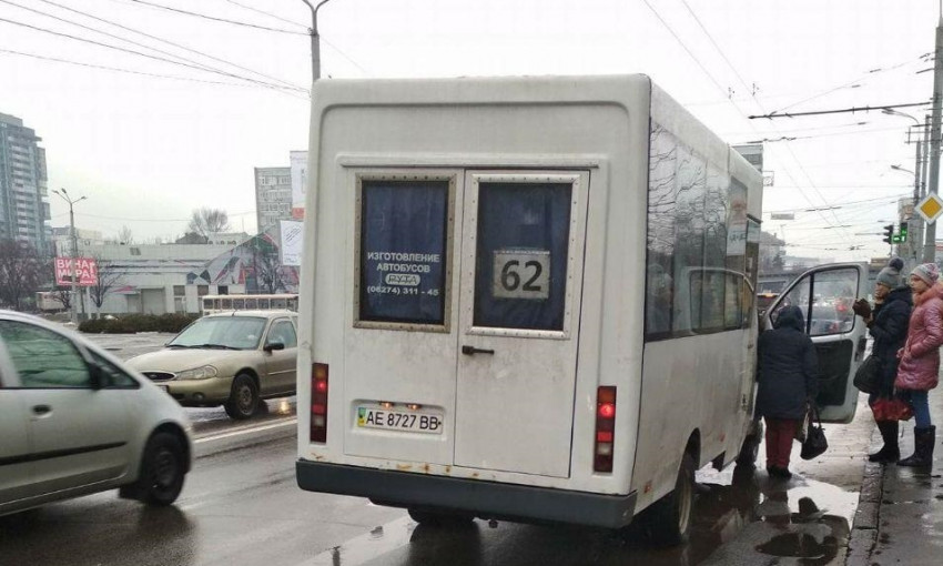 ЧП в Днепре: водителю маршрутного такси стало плохо за рулем