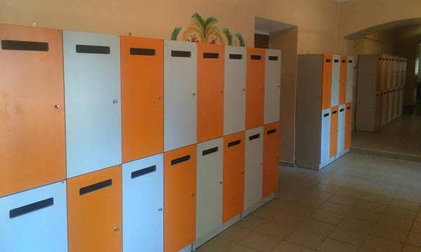 В школах Днепра появятся индивидуальные шкафчики