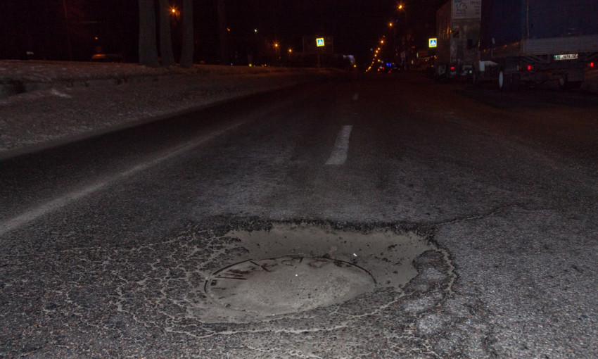Днепровских водителей призывают быть внимательными на проспекте Поля