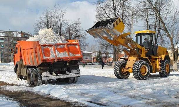 Фермеры Днепропетровщины помогают расчищать дорогу