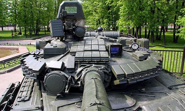 На Днепропетровщине школьникам показали танк 