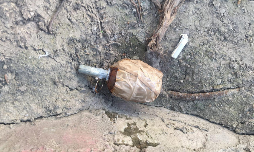 ЧП в Днепре: на детской площадке нашли боеприпас 