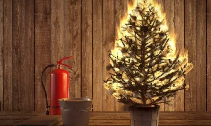 Новогодний Днепр: как правильно украсить елку чтобы избежать пожара