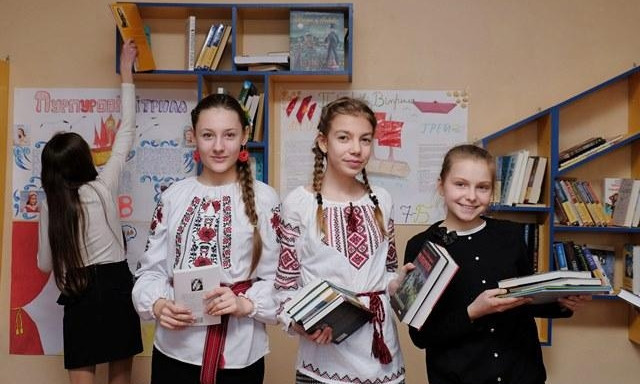 На Днепропетровщине школьникам выдадут новые учебники 