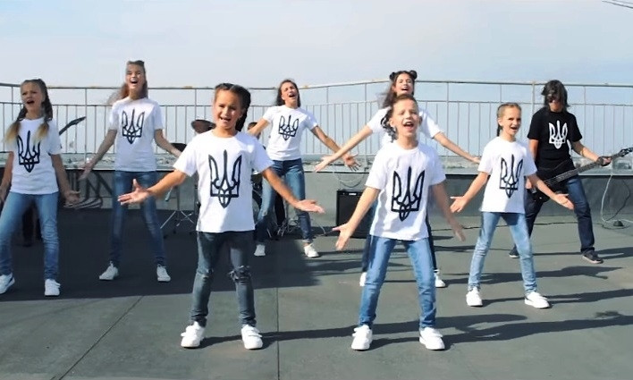 Дети Днепропетровщины спели обновленный гимн Украины