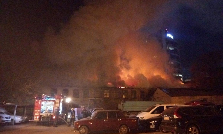 Пожар в Днепре: горел пустой дом на улице Ломанной 