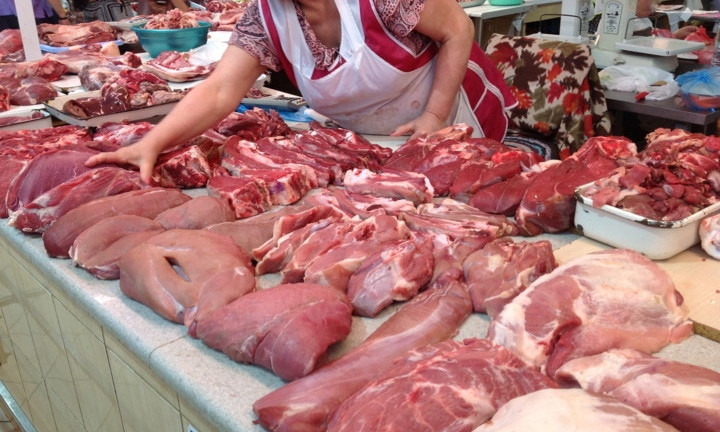 Предприниматели недовольны запретом на продажу свинины 