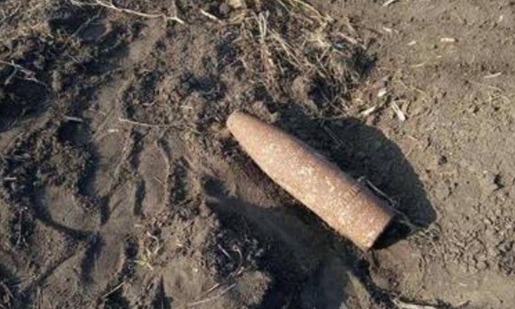 На Днепропетровщине во время сельхоз работ нашли два снаряда