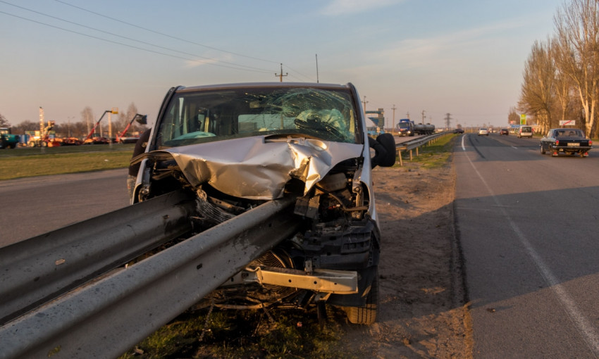 ДТП на Донецком шоссе: водитель ищет свидетелей аварии