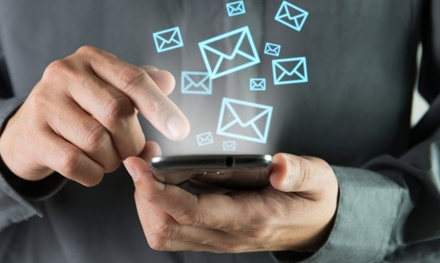 Жителям Днепра присылают SMS о долгах за электроэнергию
