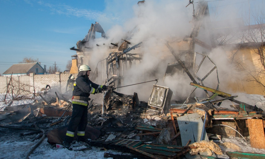 Пожар в Днепре: в частном доме погибла девочка