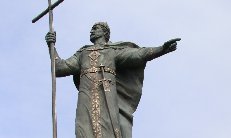 На Днепропетровщине установлен памятник Владимиру Великому