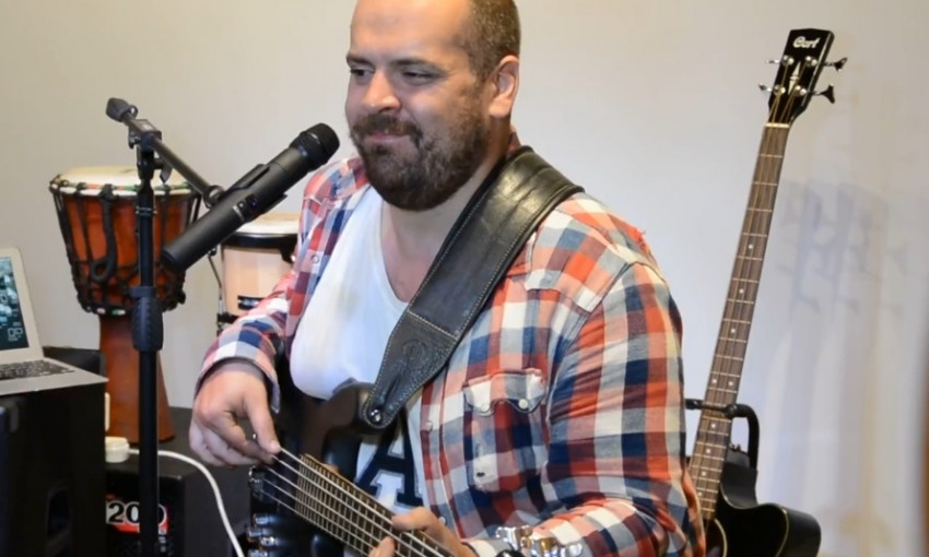 Супер басист Антон Давидянц провел мастер-класс в Днепре 