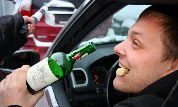 По Днепру катаются пьяные автомобилисты 