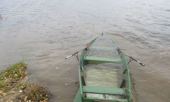 ЧП на Днепропетровщине: рыбак утонул из-за перевернувшейся лодки