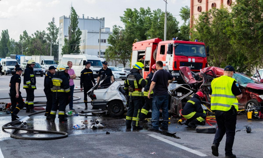 ДТП в Днепре: на Малиновского столкнулись три авто
