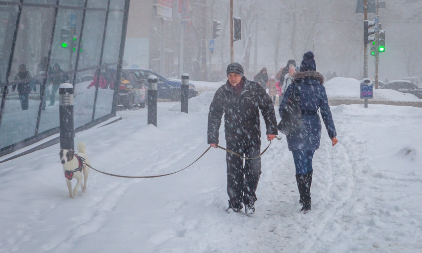 Зимний Днепр: в город пришел снежный циклон 