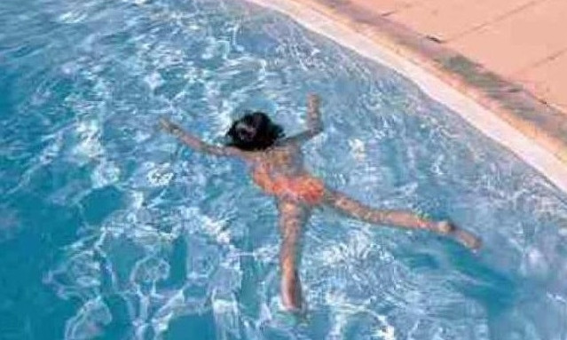 На Днепропетровщине ребенок утонул в бассейне 