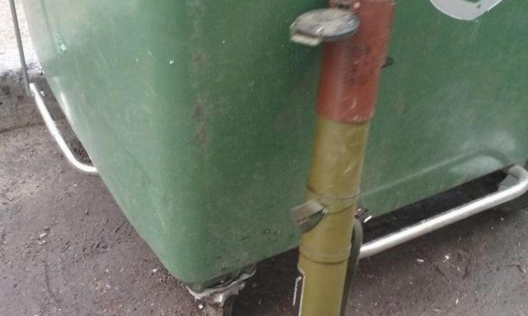 В Днепре нашли гранатомет в мусорном баке 