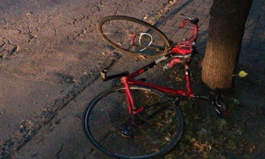 ДТП на Днепропетровщине: велосипедист врезался в автомобиль 