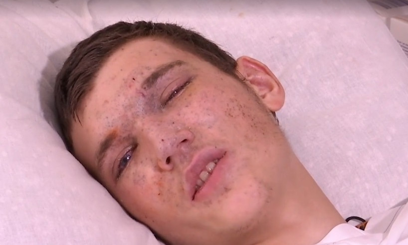 Врачи Мечникова спасли раненого бойца