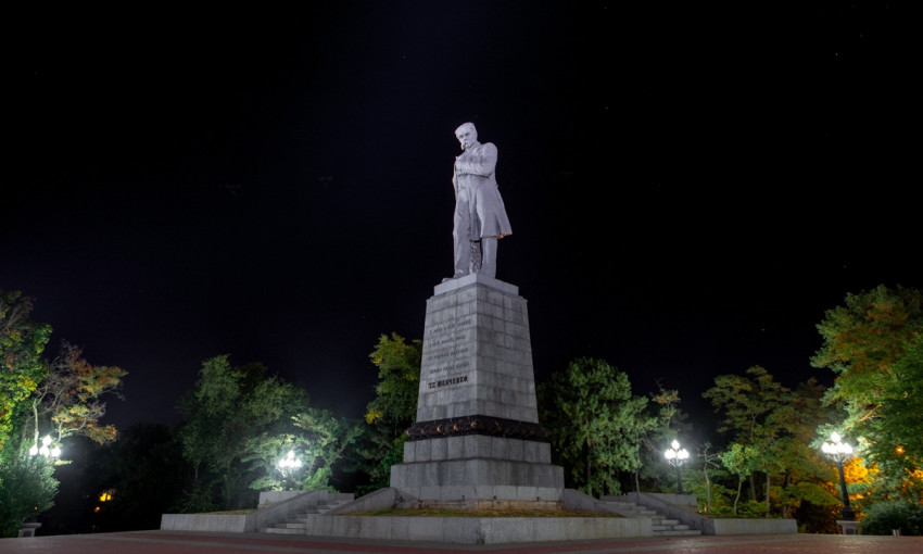 Ночной Днепр: как выглядит парк Шевченко после заката