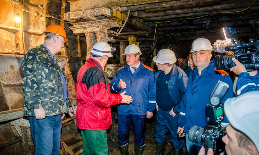 Геннадий Зубко побывал в шахте метро в Днепре 
