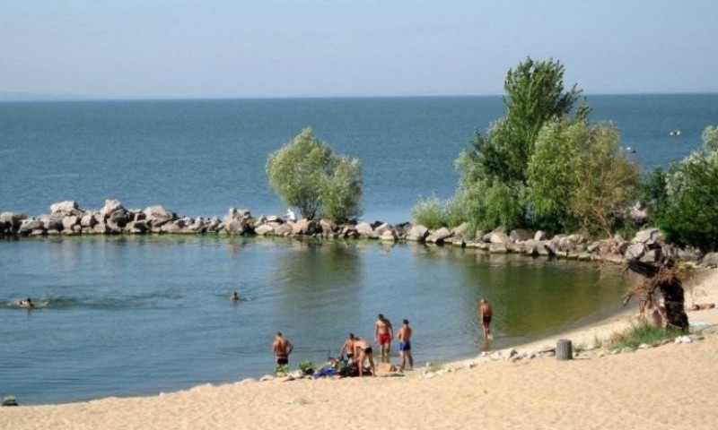 Жители Днепропетровщины недовольны запахом фекалий на пляже