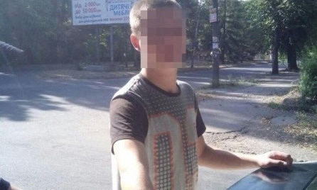 На Днепропетровщине полиция задержала вооруженного мужчину 