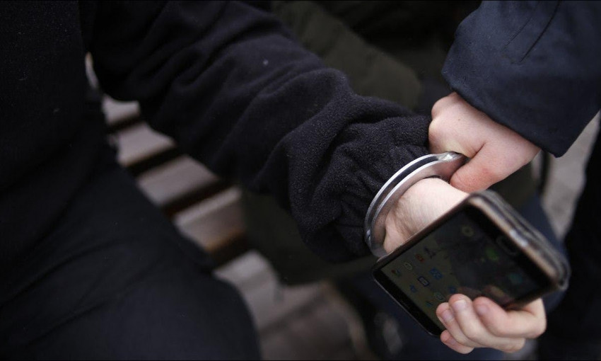 На Днепропетровщине поймали злостного похитителя мобильных телефонов 