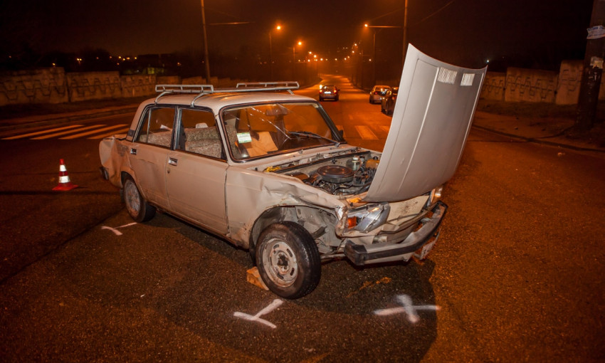 ДТП в Днепре: на дороге столкнулись два автомобиля