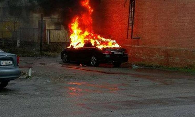 ЧП в Днепре: возле здания суда взорвался автомобиль прокурора 