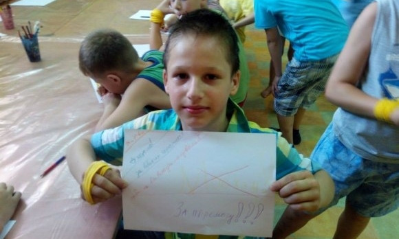 На Днепропетровщине дети пишут письма в АТО