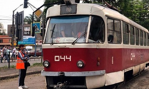 ЧП на Днепропетровщине: женщина попала под колеса трамвая 