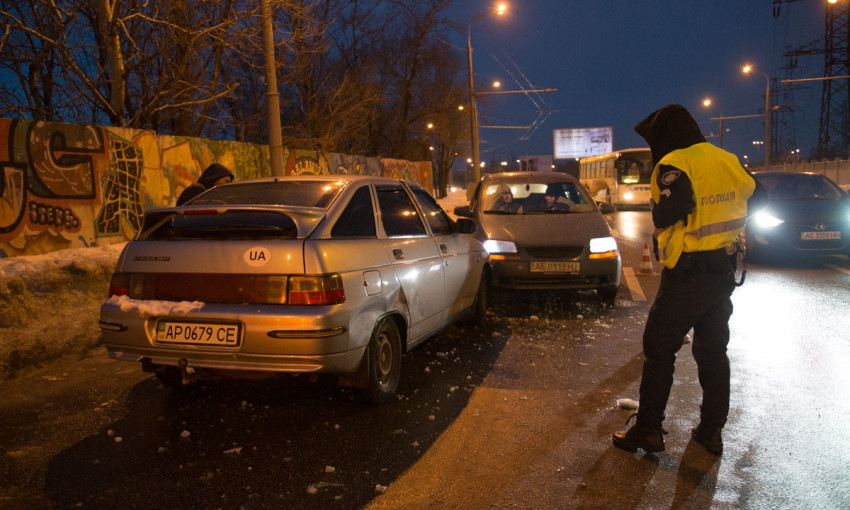 ДТП в Днепре: на дороге столкнулись два авто