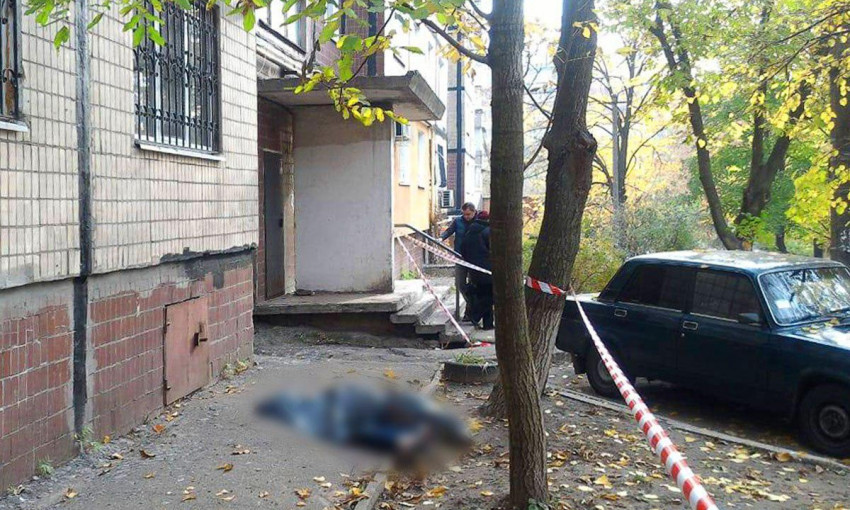 ЧП в Днепре: мужчина умер во время попытки выйти из дома через окно