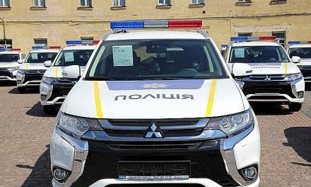 Арсен Аваков передал полиции Днепропетровщины 38 автомобилей
