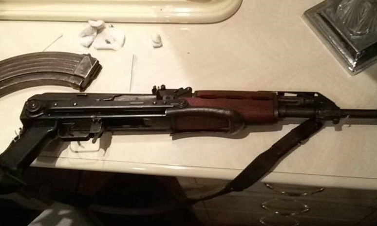 Автомат в шкафу: у жителя Днепропетровщины нашли оружие