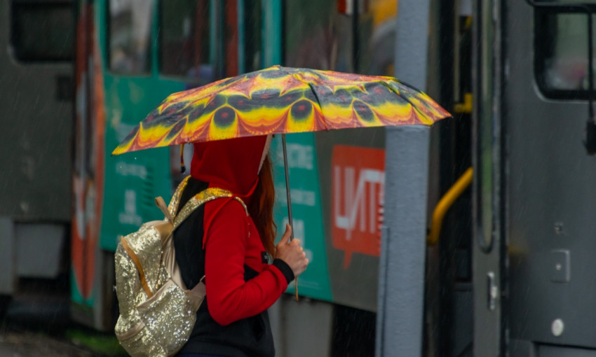 Мокрый Днепр: городские улицы залило дождем 