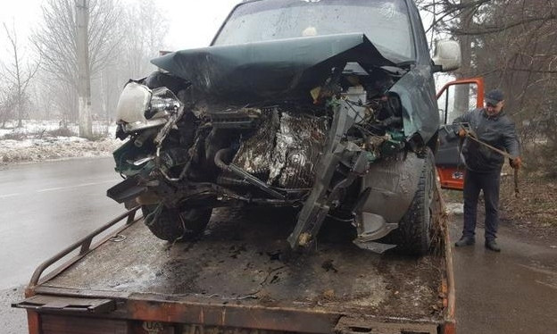 ДТП на Днепропетровщине: два авто врезались друг в друга
