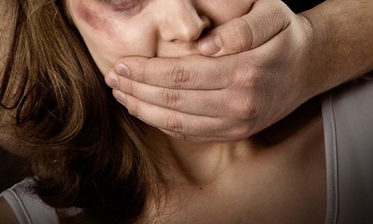Житель Днепропетровщины изнасиловал жену своего друга 