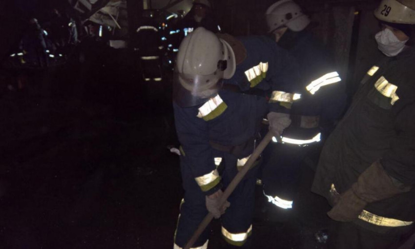 ЧП на Днепропетровщине: на работника цеха упала металлическая крыша 