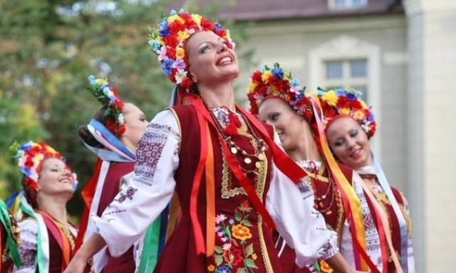 На Днепропетровщине пройдет фестиваль «Петриківський дивоцвіт»